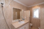 Second en-suite bathroom