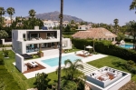 Frontline Golf Villa for sale Marbella Spain (15) (Large)