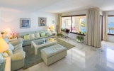 Frontline Beach Apartment Puerto Banus (33)